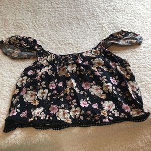 Cute floral crop top!